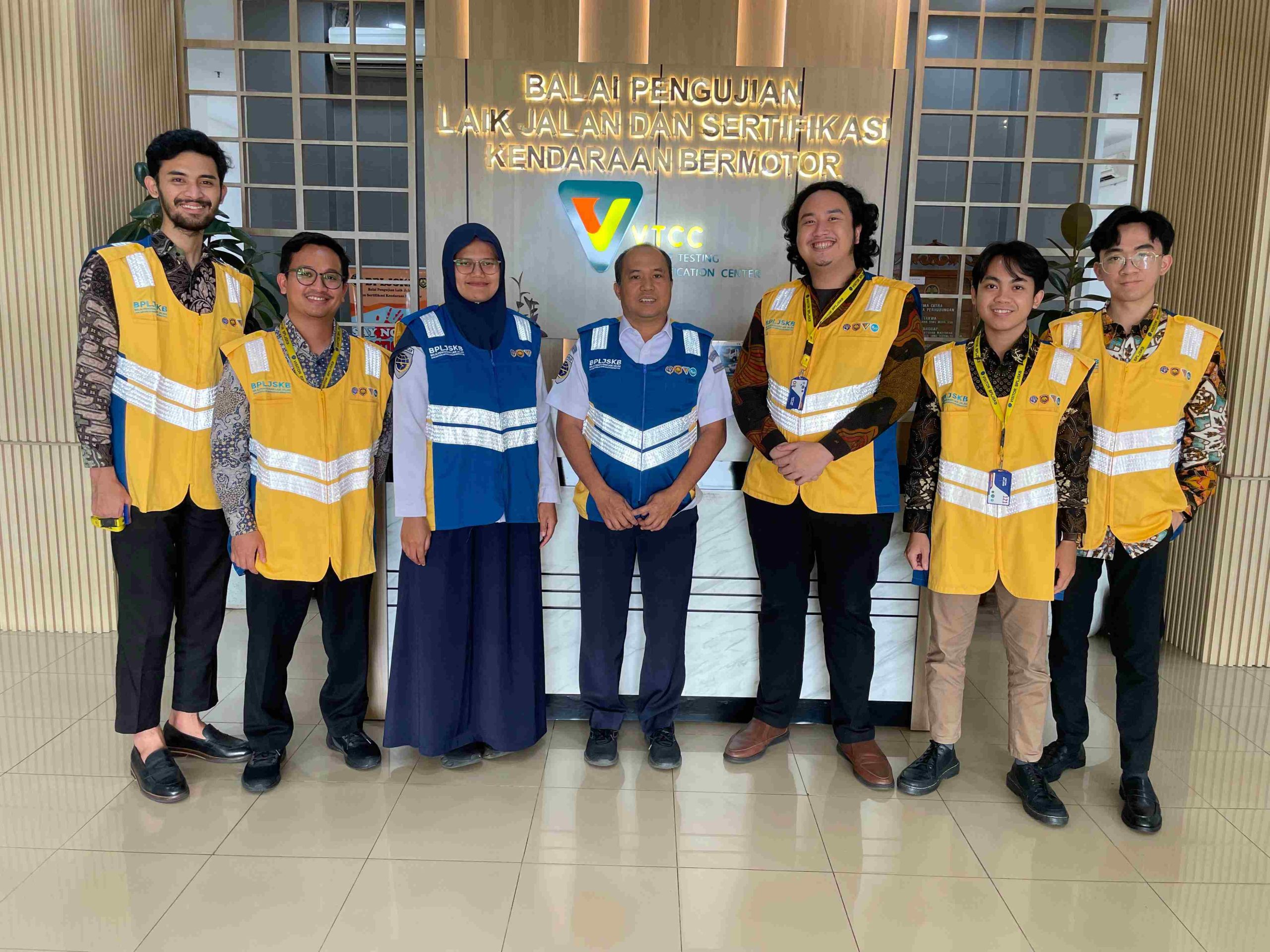 Riset dan Strategi Pasar untuk​ Balai Pengujian Laik Jalan & Sertifikasi Kendaraan Bermotor​